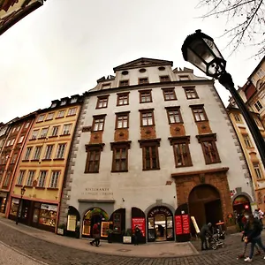 Vandrerhjem Homer - Old Town Square